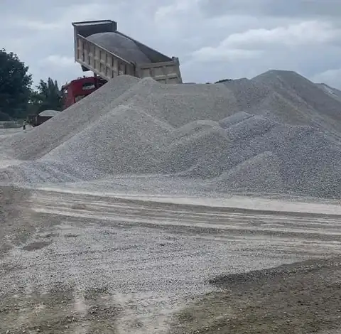 Déchargement d’un camion benne
