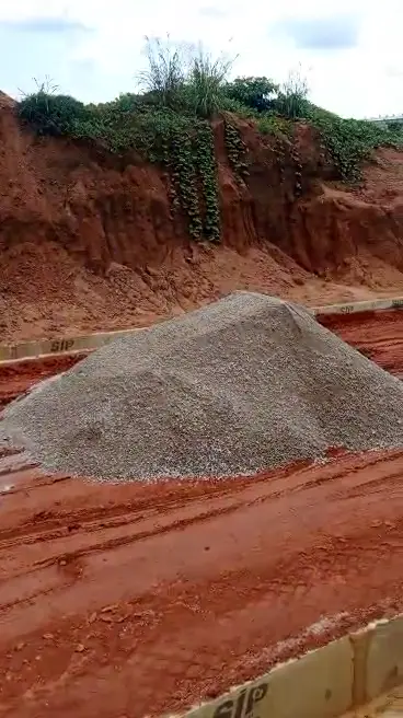 Stock de granulats sur site aménagé